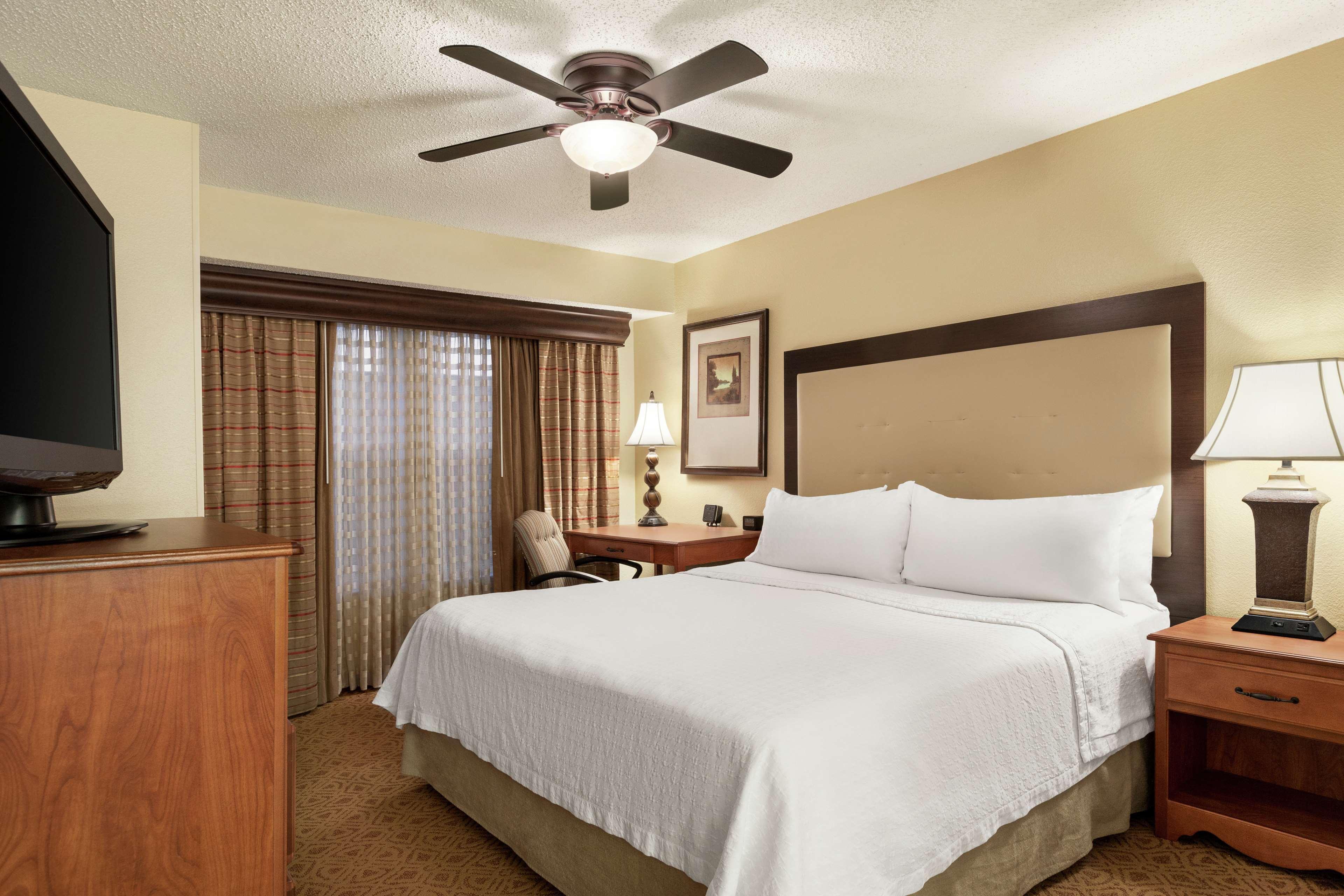 Homewood Suites By Hilton Dallas-Park Central Area Ngoại thất bức ảnh