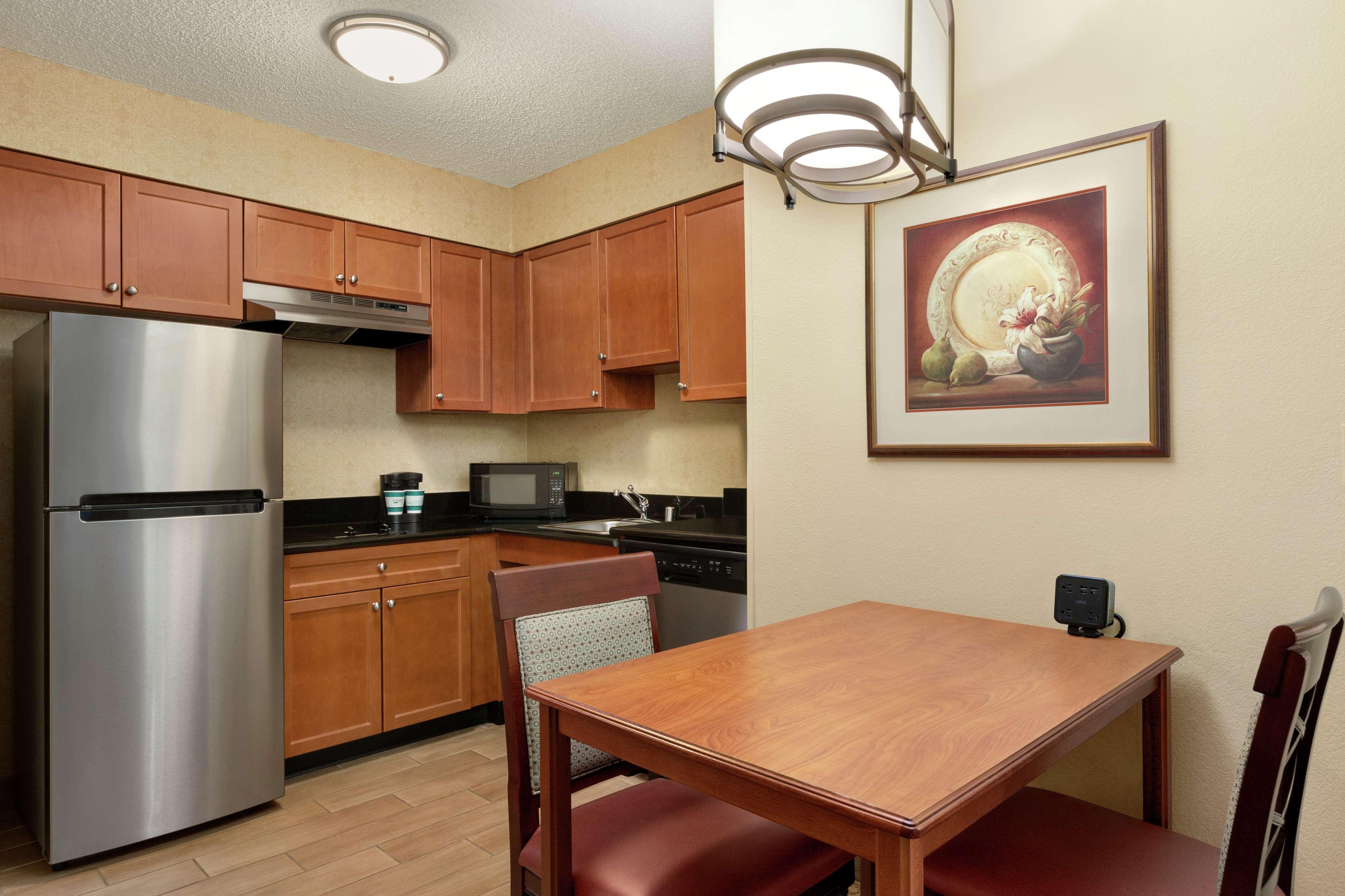 Homewood Suites By Hilton Dallas-Park Central Area Ngoại thất bức ảnh