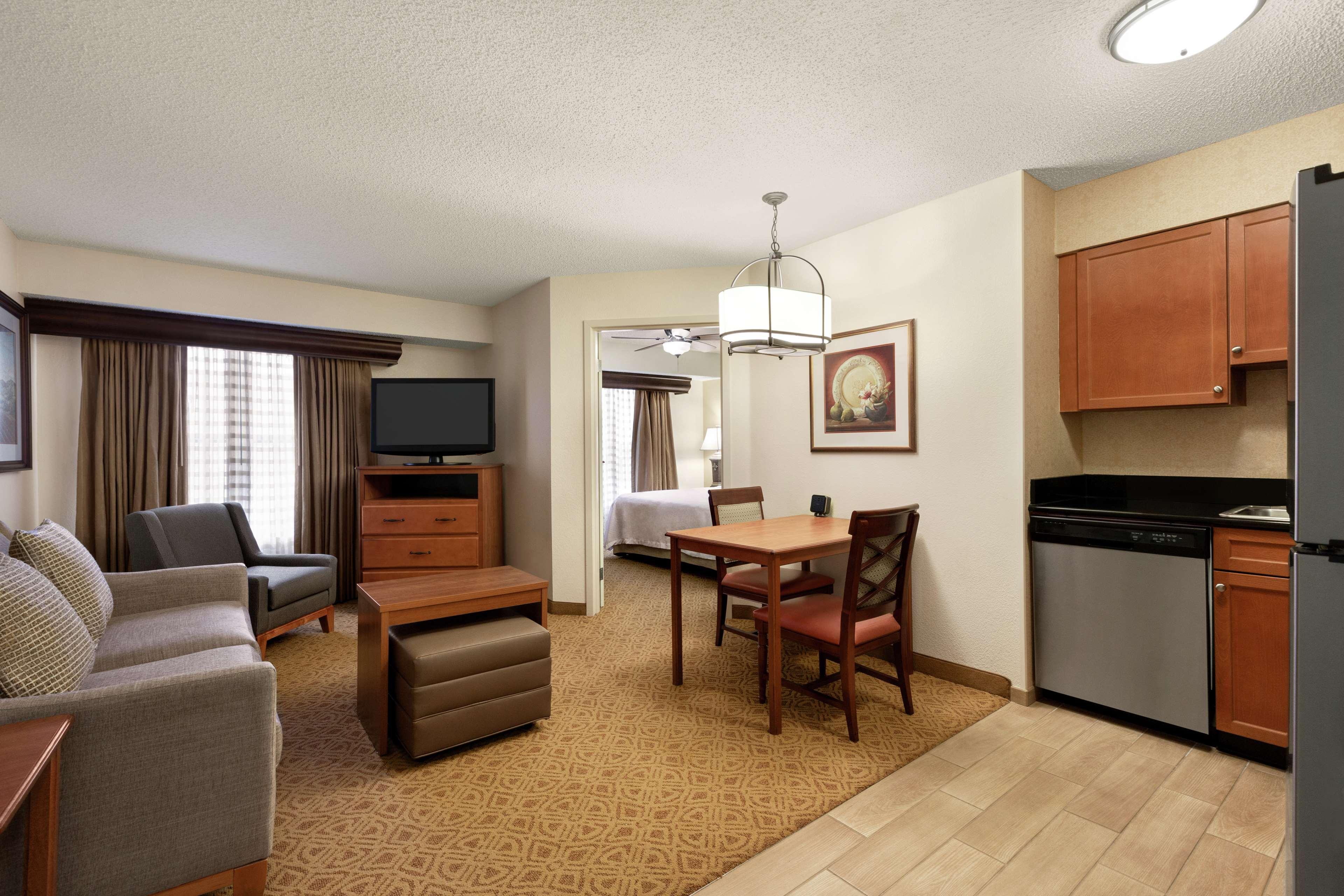Homewood Suites By Hilton Dallas-Park Central Area Ngoại thất bức ảnh