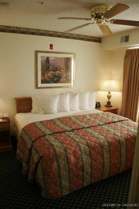 Homewood Suites By Hilton Dallas-Park Central Area Phòng bức ảnh