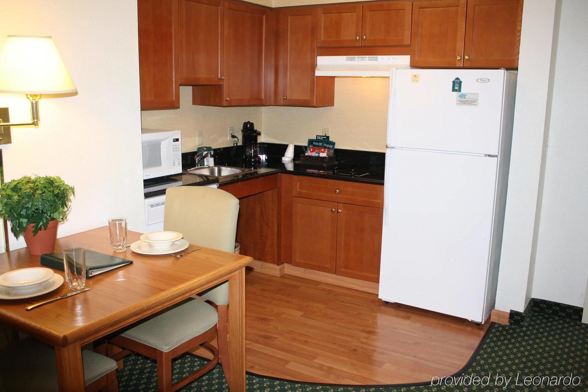 Homewood Suites By Hilton Dallas-Park Central Area Phòng bức ảnh